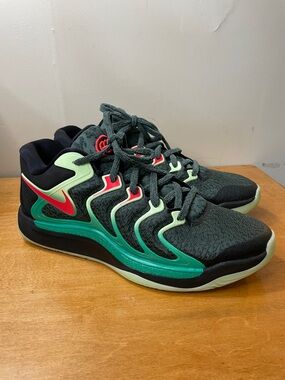 Nike KD17 Men's Athletic Sneakers in Dark Green, Teal & Red. Size 10
